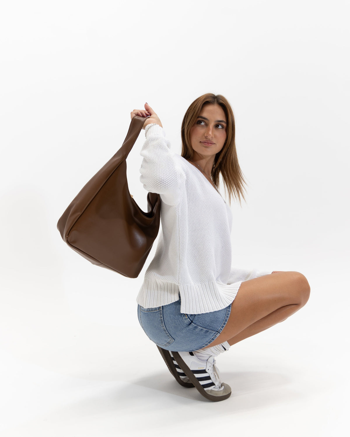 Sac cabas à anses longues et fines, finition aspect cuir lisse