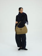 Grand sac à bandoulière en cuir végétalien, déperlant, fermeture zippée, anse à nœud réglable