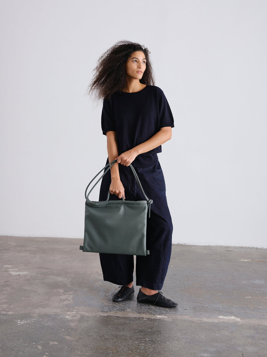 Sac pliable – Sac polyvalent en cuir végétalien, porté en cabas, en bandoulière ou en sac à dos