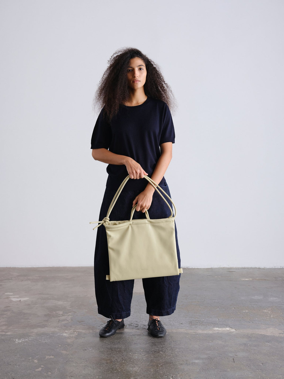 Sac pliable – Sac polyvalent en cuir végétalien, porté en cabas, en bandoulière ou en sac à dos