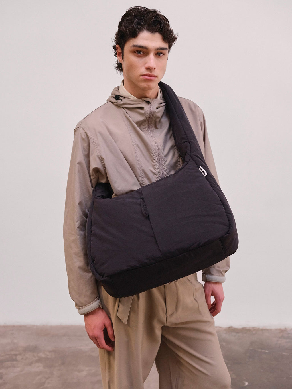 Sac Bruno – Sac à bandoulière spacieux et matelassé en nylon léger imperméable