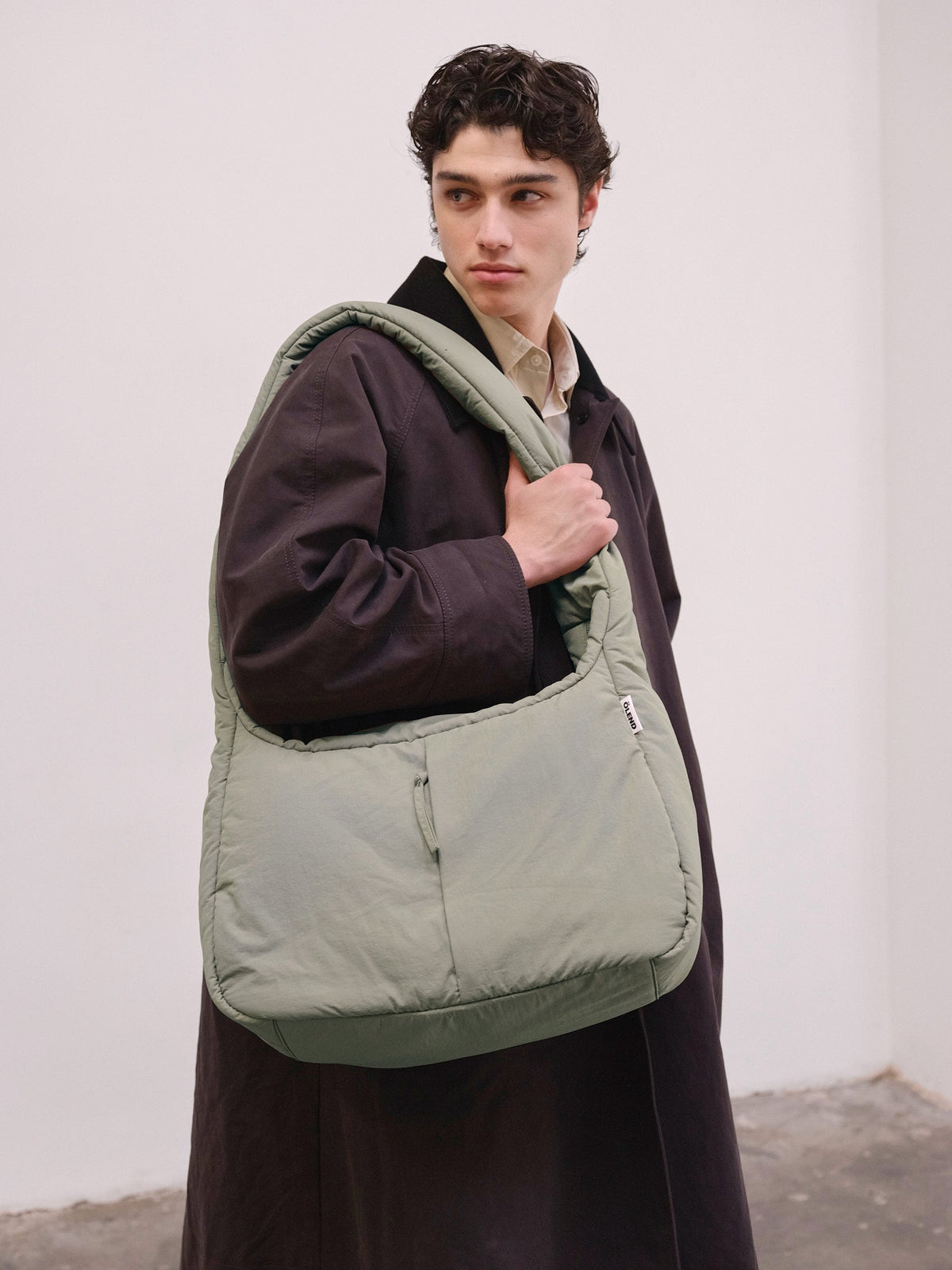Sac Bruno – Sac à bandoulière spacieux et matelassé en nylon léger imperméable
