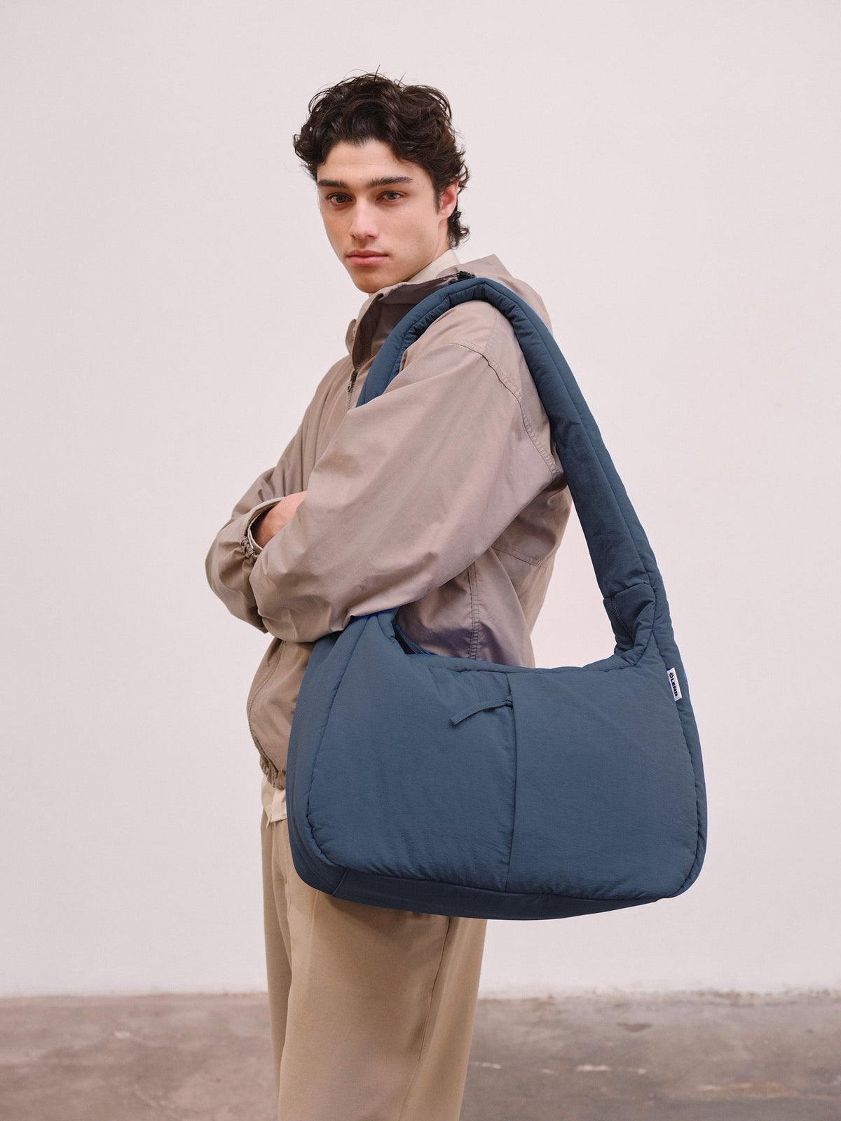 Sac Bruno – Sac à bandoulière spacieux et matelassé en nylon léger imperméable