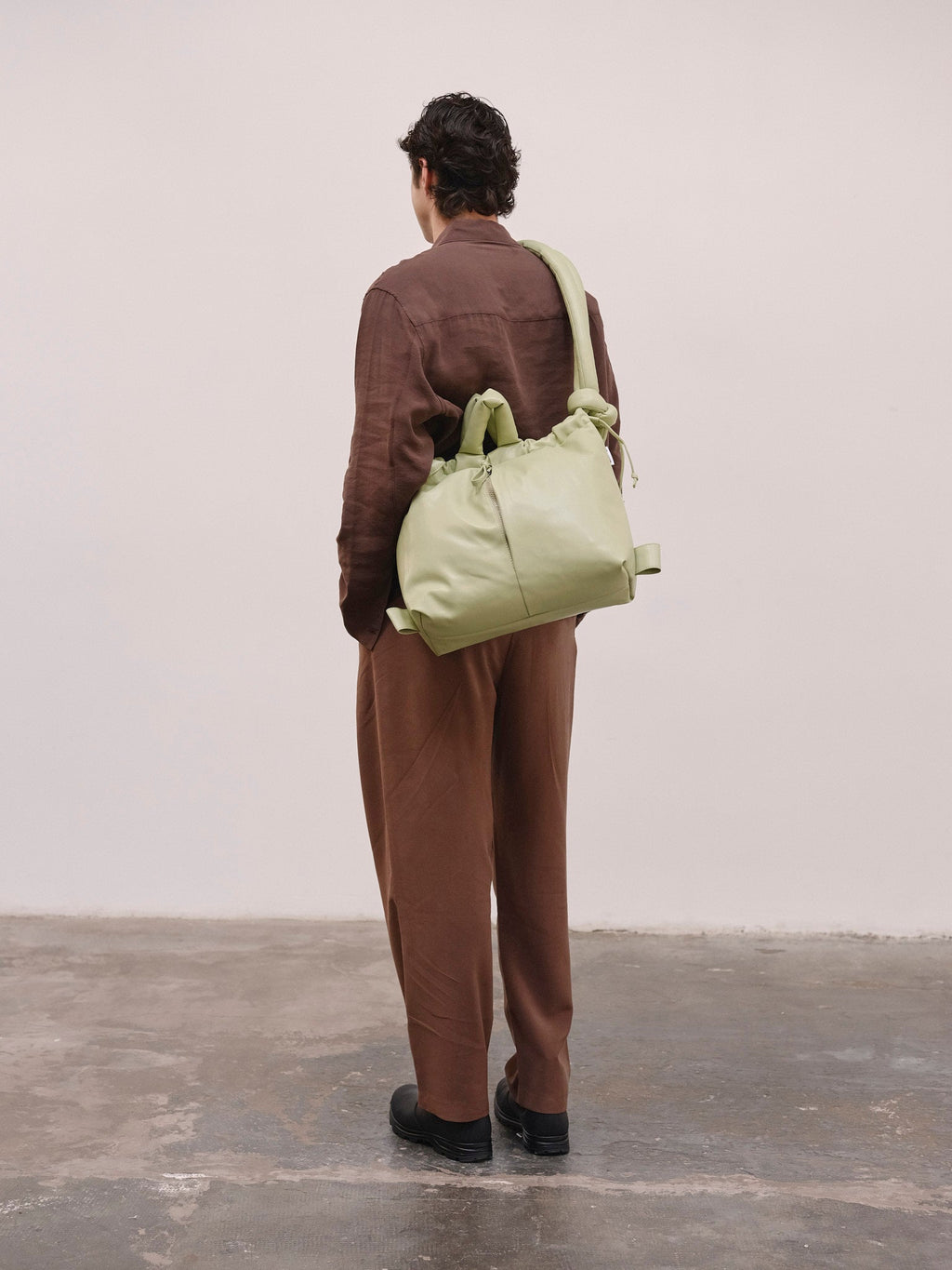 Ona Vegan Leather – Sac en cuir vegan rembourré et résistant à l'eau, peut accueillir des ordinateurs portables jusqu'à 17"