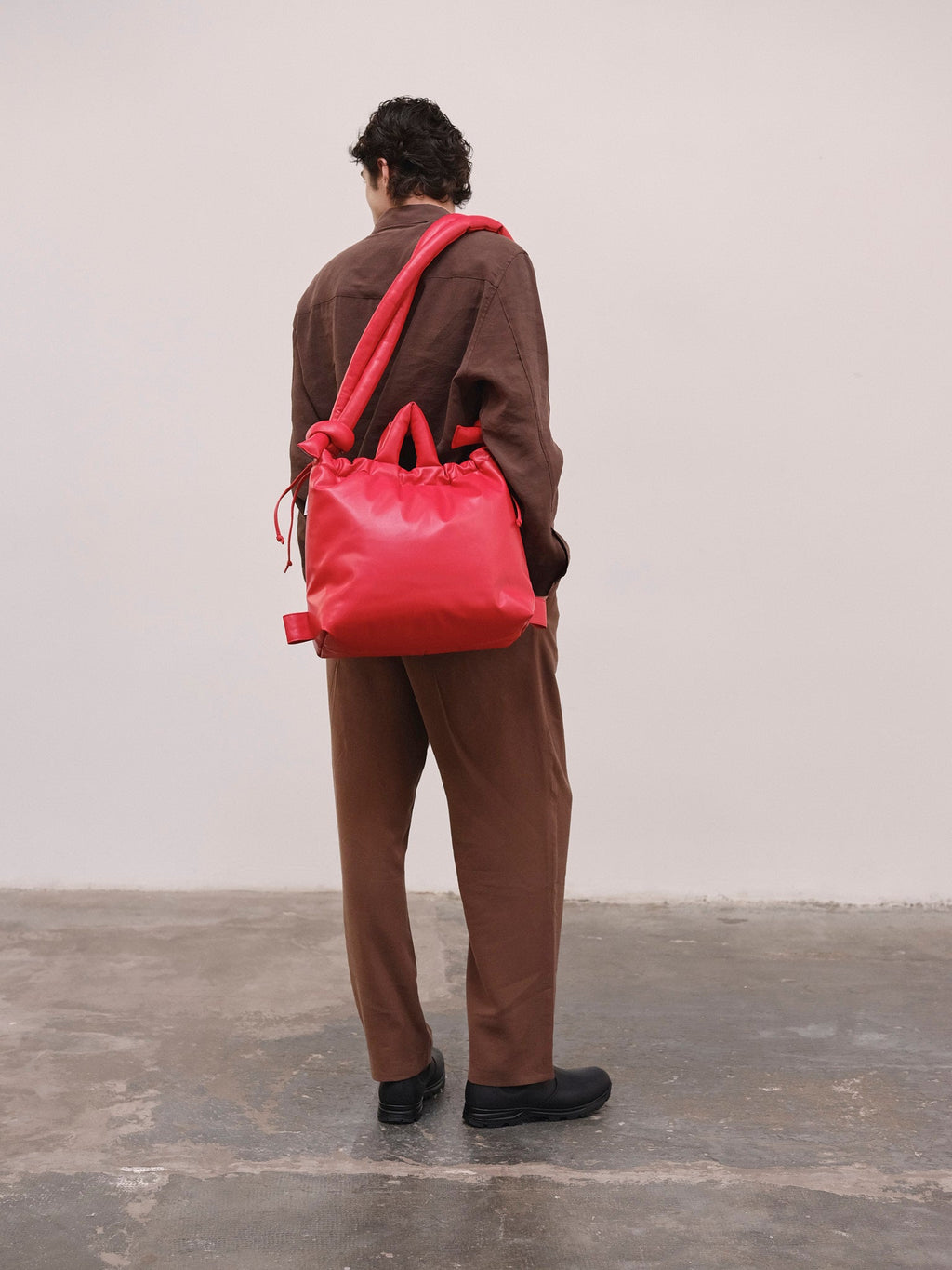 Ona Vegan Leather – Sac en cuir vegan rembourré et résistant à l'eau, peut accueillir des ordinateurs portables jusqu'à 17"