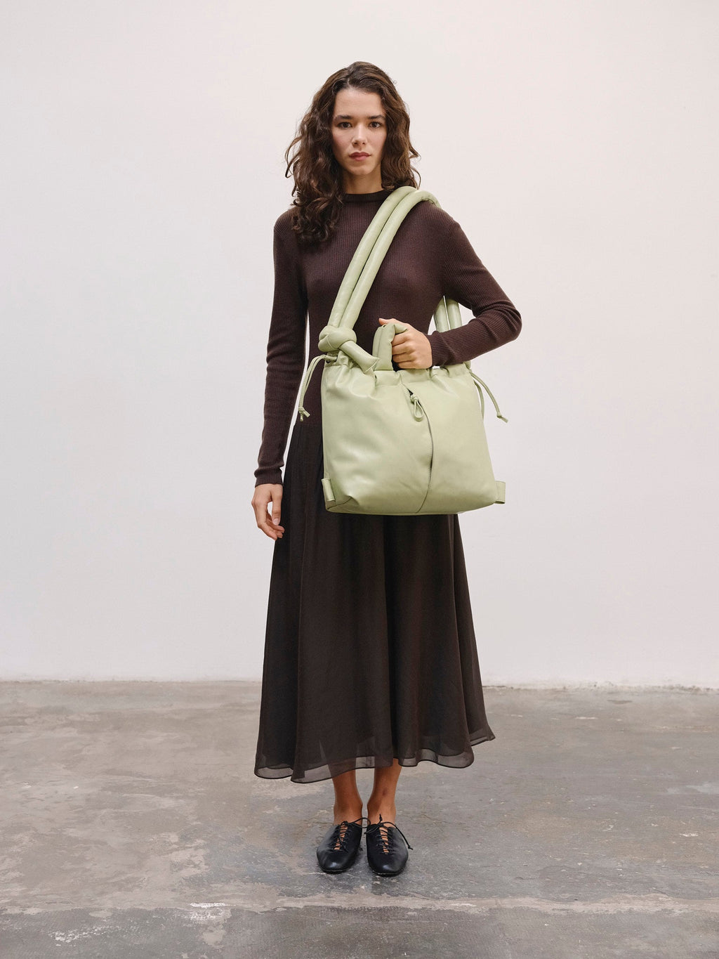 Ona Vegan Leather – Sac en cuir vegan rembourré et résistant à l'eau, peut accueillir des ordinateurs portables jusqu'à 17"