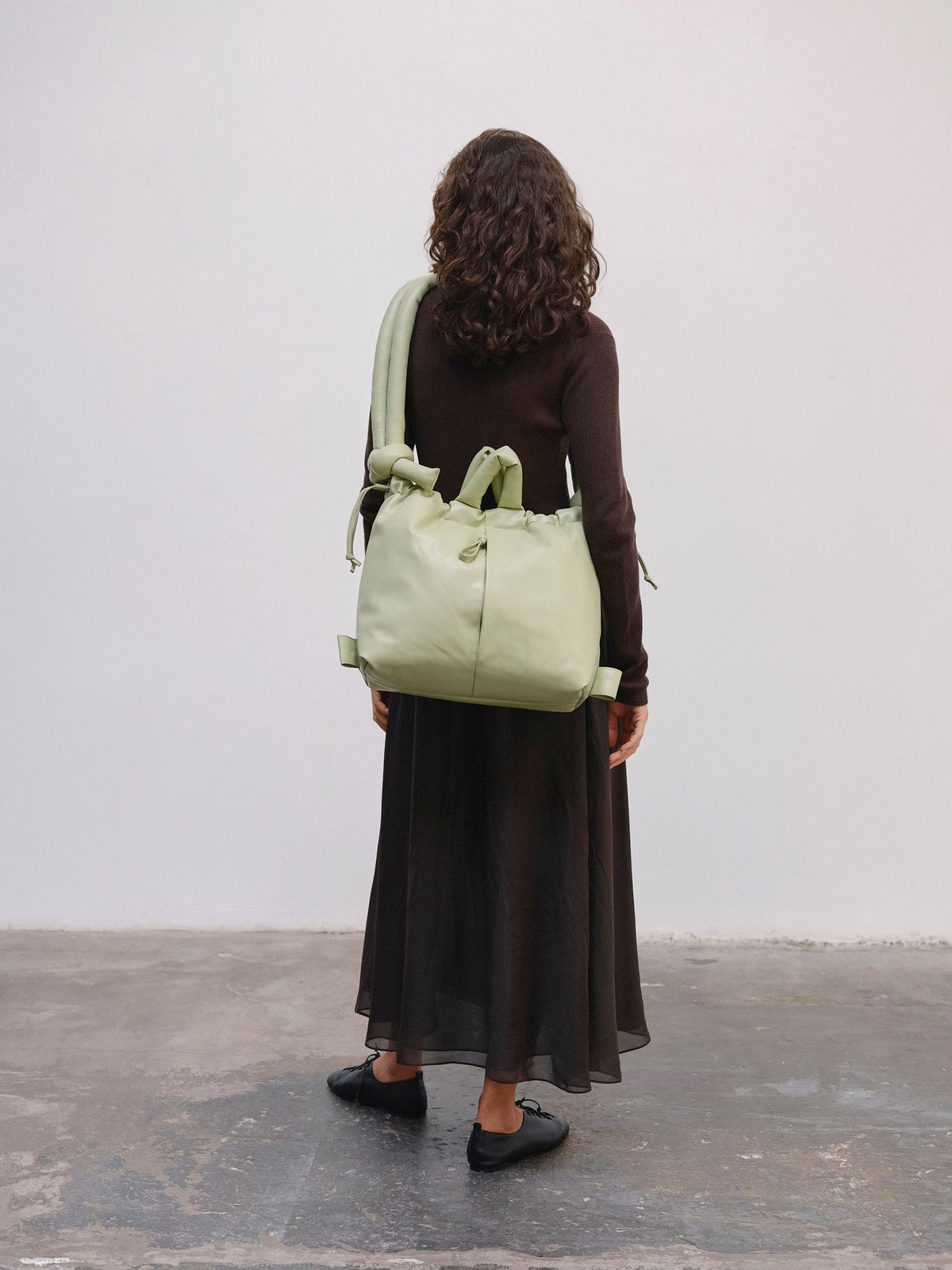 Ona Vegan Leather – Sac en cuir vegan rembourré et résistant à l'eau, peut accueillir des ordinateurs portables jusqu'à 17"