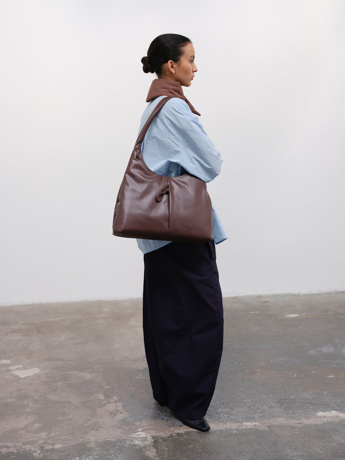 Sac hobo en cuir végane haut de gamme, déperlant, bandoulière froncée réglable