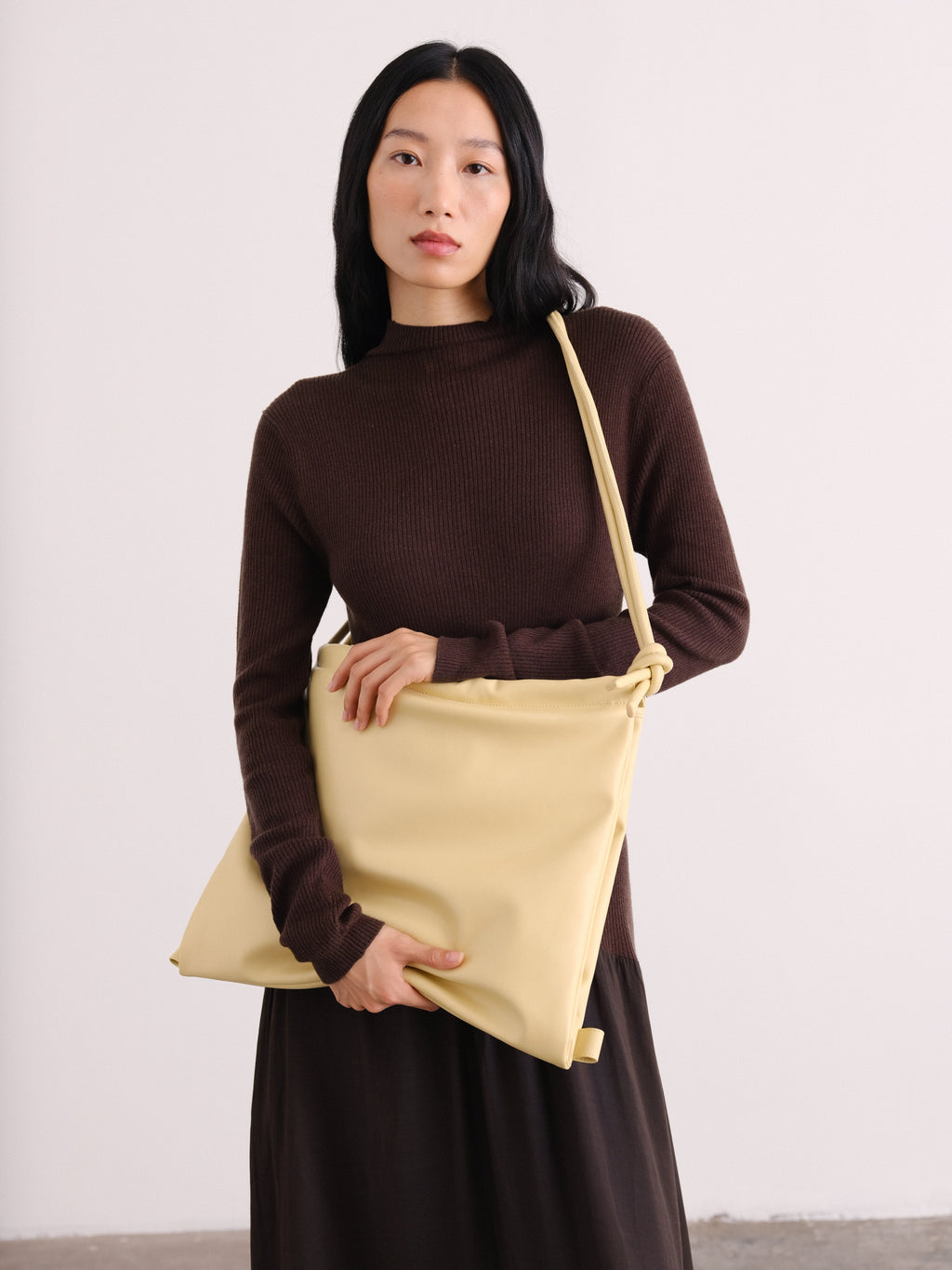 Sac pliable – Sac polyvalent en cuir végétalien, porté en cabas, en bandoulière ou en sac à dos