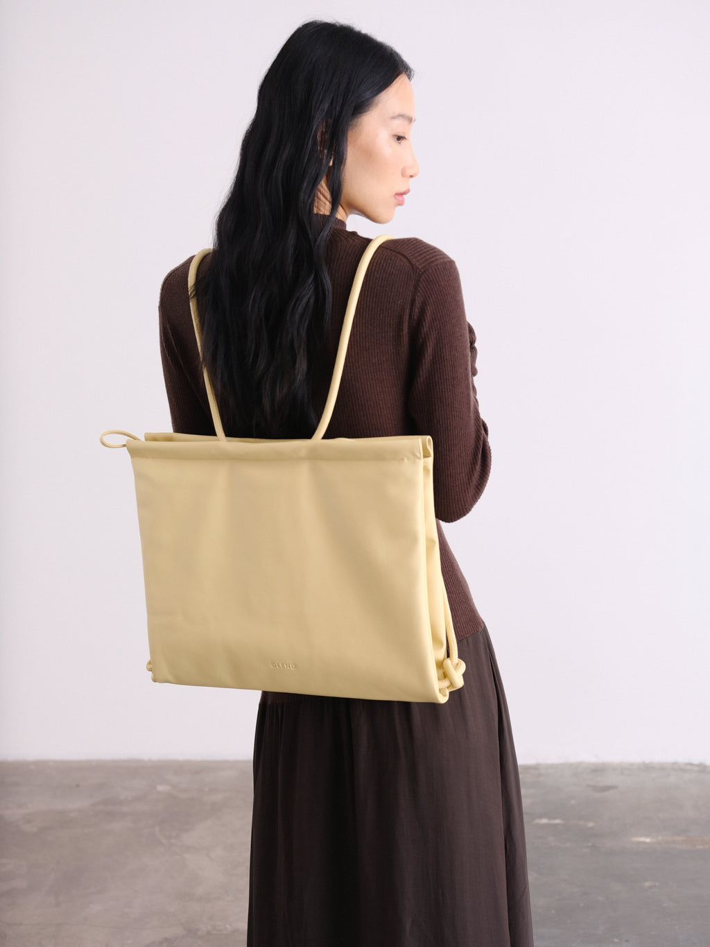 Sac pliable – Sac polyvalent en cuir végétalien, porté en cabas, en bandoulière ou en sac à dos