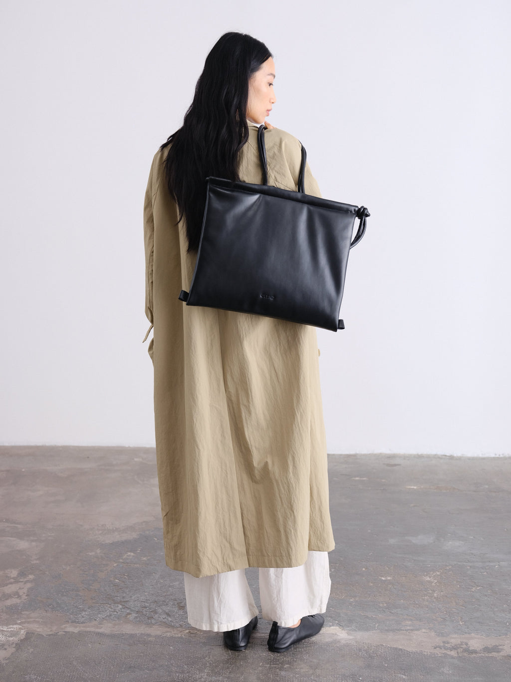 Sac pliable – Sac polyvalent en cuir végétalien, porté en cabas, en bandoulière ou en sac à dos