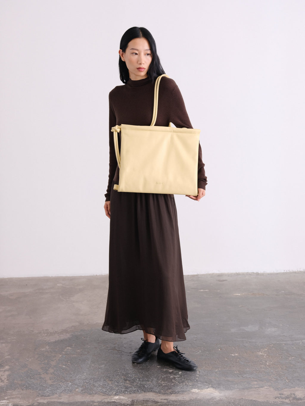 Sac pliable – Sac polyvalent en cuir végétalien, porté en cabas, en bandoulière ou en sac à dos