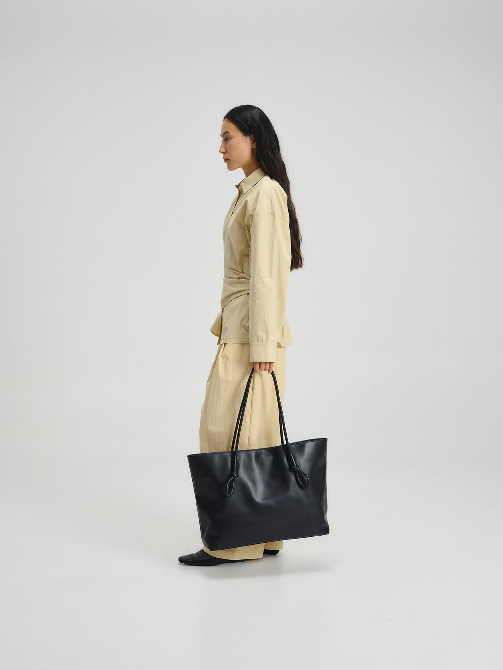 Sac Jane – Grand cabas en daim souple, anses nouées signature