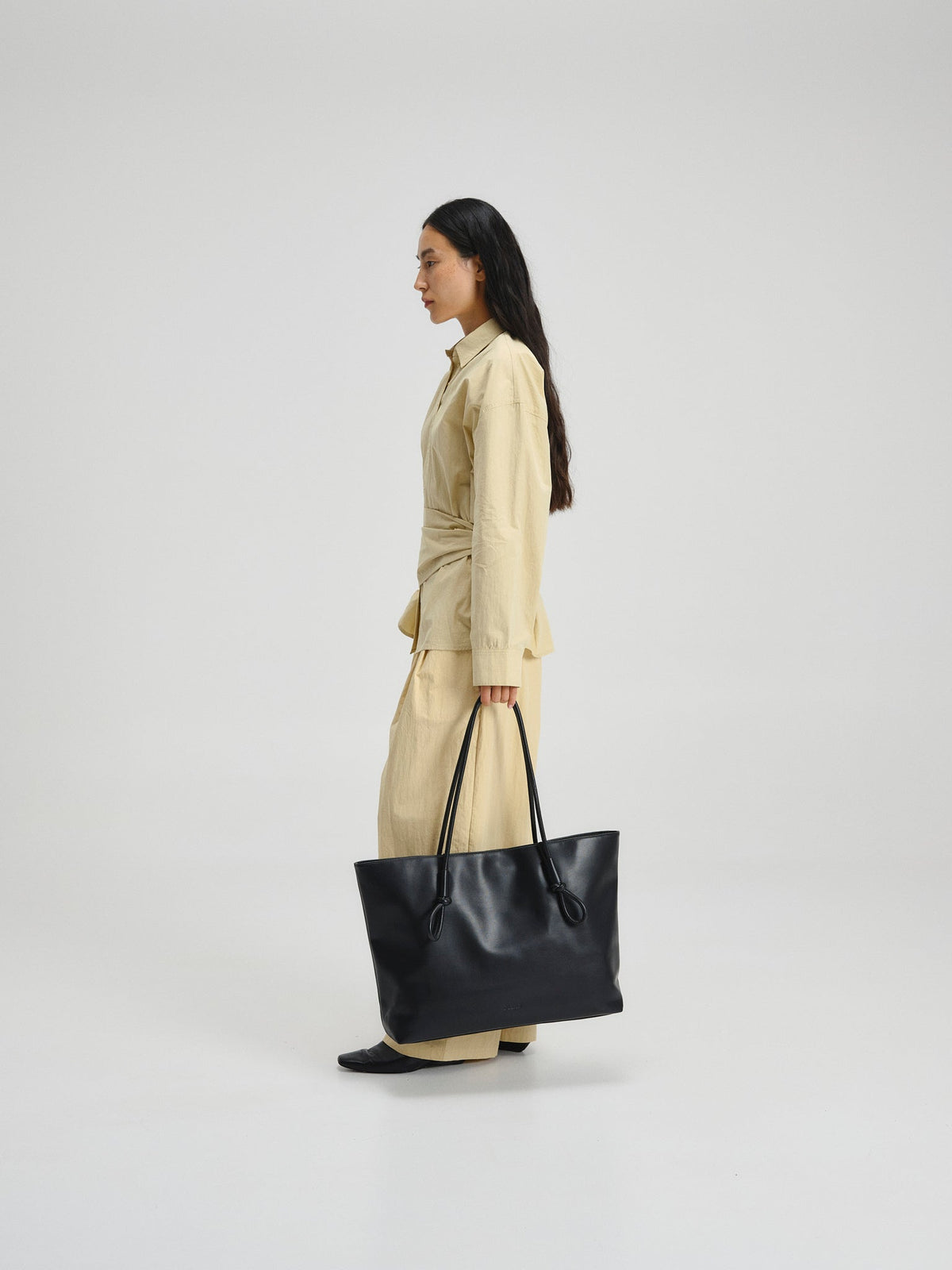 Sac Jane – Grand cabas en daim souple, anses nouées signature