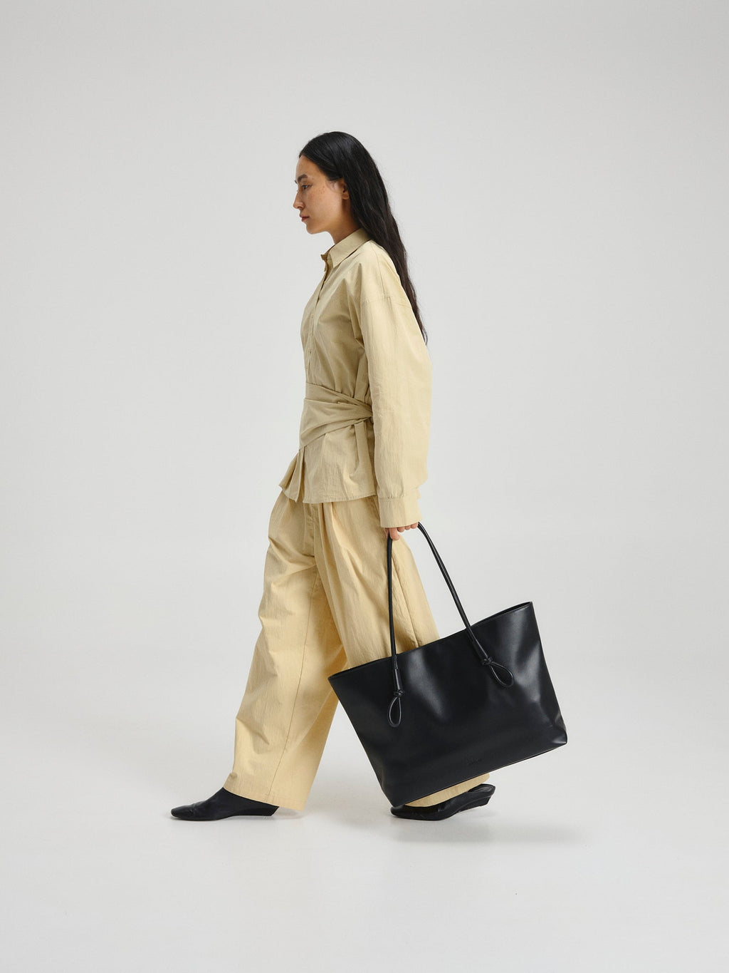 Sac Jane – Grand cabas en daim souple, anses nouées signature