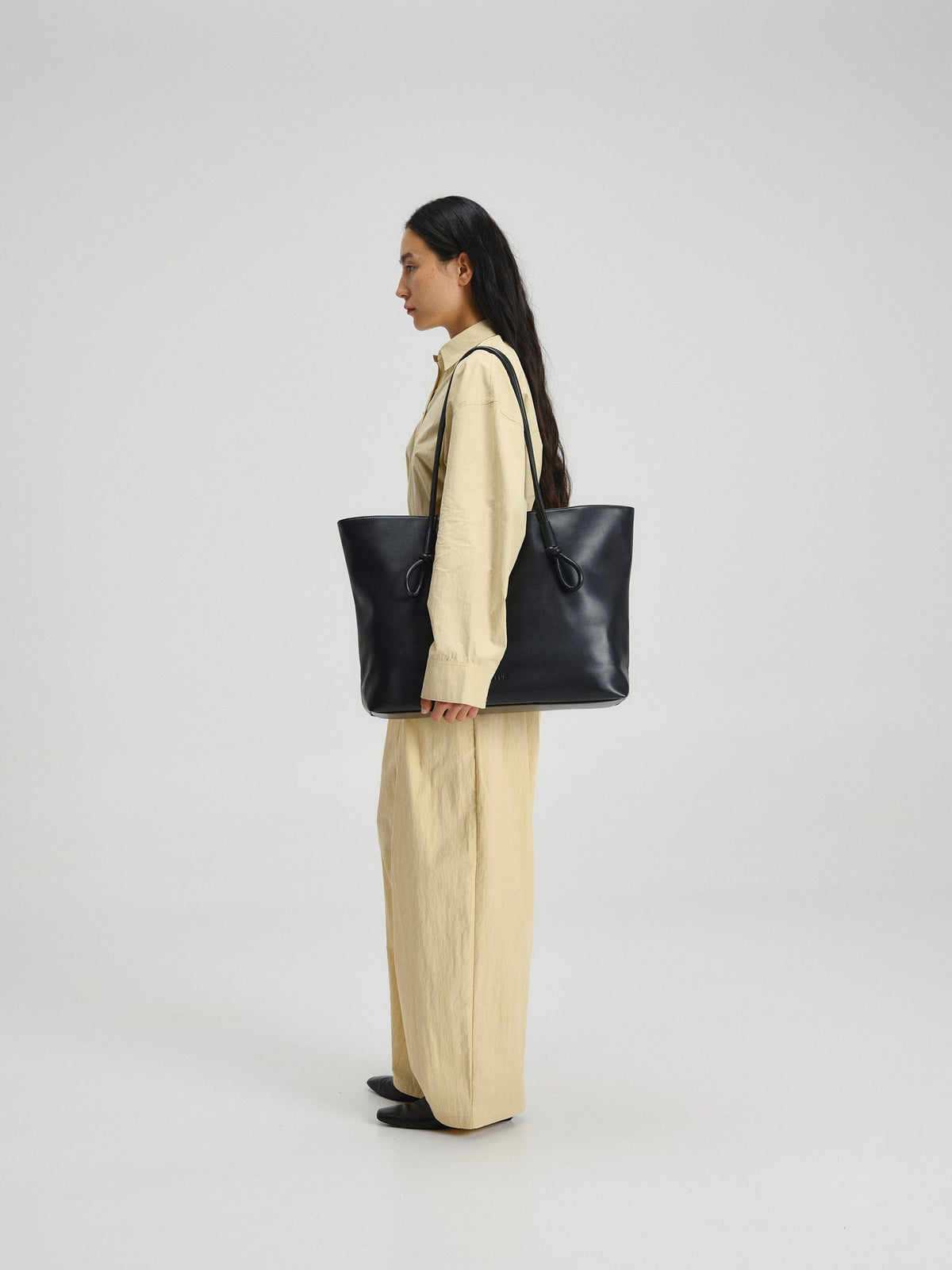 Sac Jane – Grand cabas en daim souple, anses nouées signature