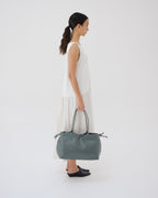 Sac Milos – Tote en cuir vegan souple, liens latéraux réglables, peut contenir votre ordinateur portable