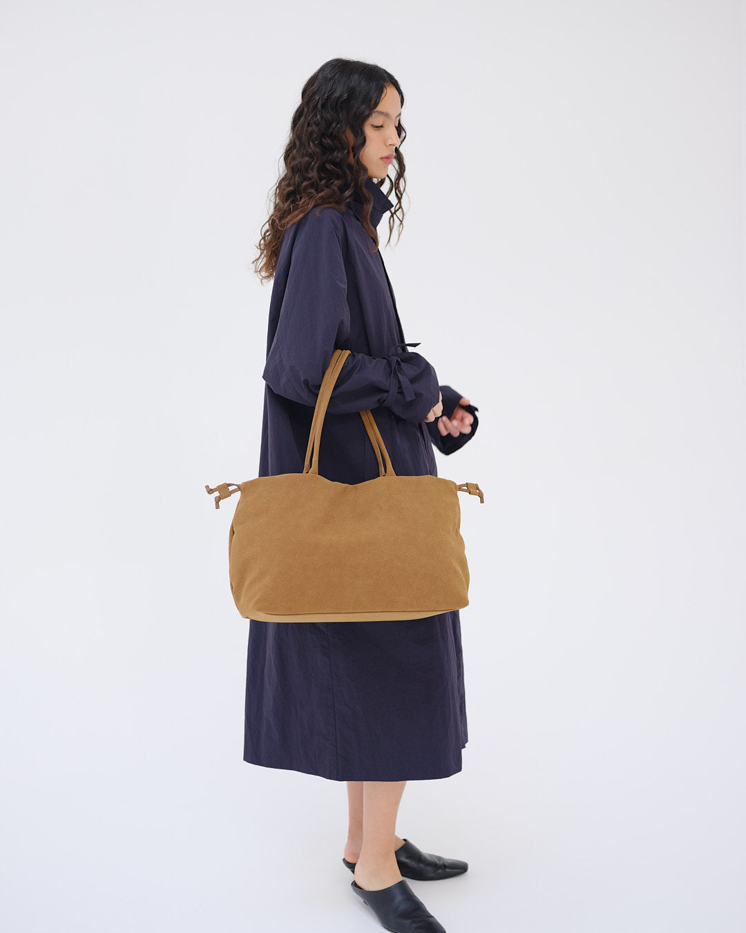 Sac Milos – Tote en cuir vegan souple, liens latéraux réglables, peut contenir votre ordinateur portable