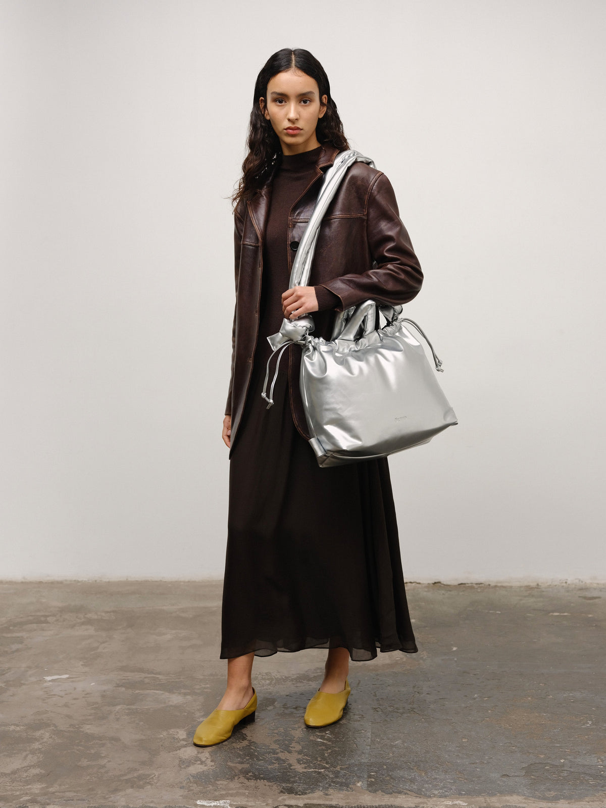 Ona Vegan Leather – Sac en cuir vegan rembourré et résistant à l'eau, peut accueillir des ordinateurs portables jusqu'à 17"