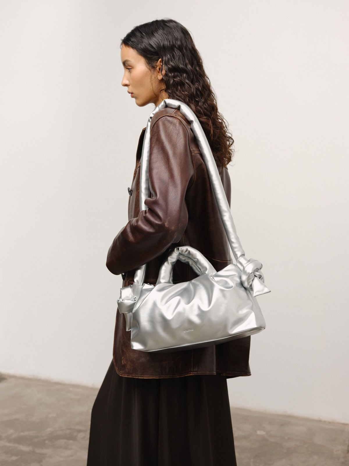MiniOna Vegan Leather – Petit sac matelassé en cuir vegan, léger et glamour