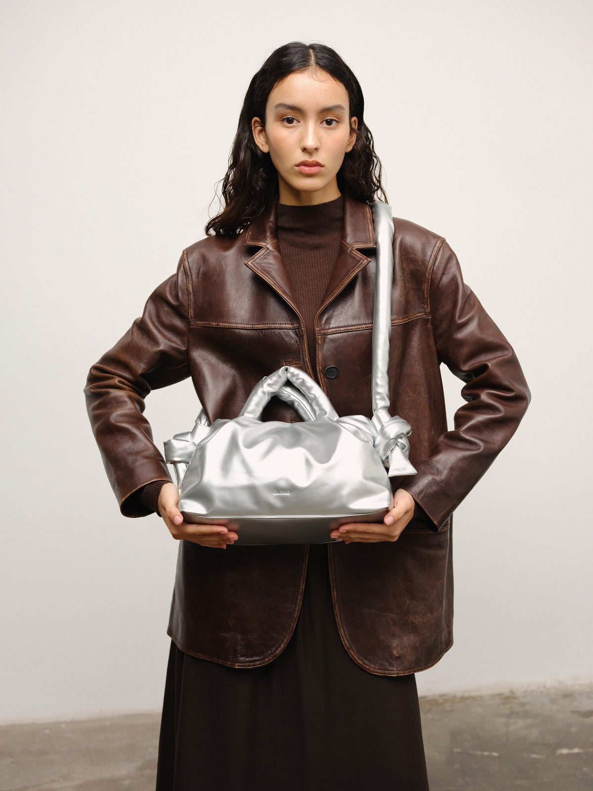 MiniOna Vegan Leather – Petit sac matelassé en cuir vegan, léger et glamour