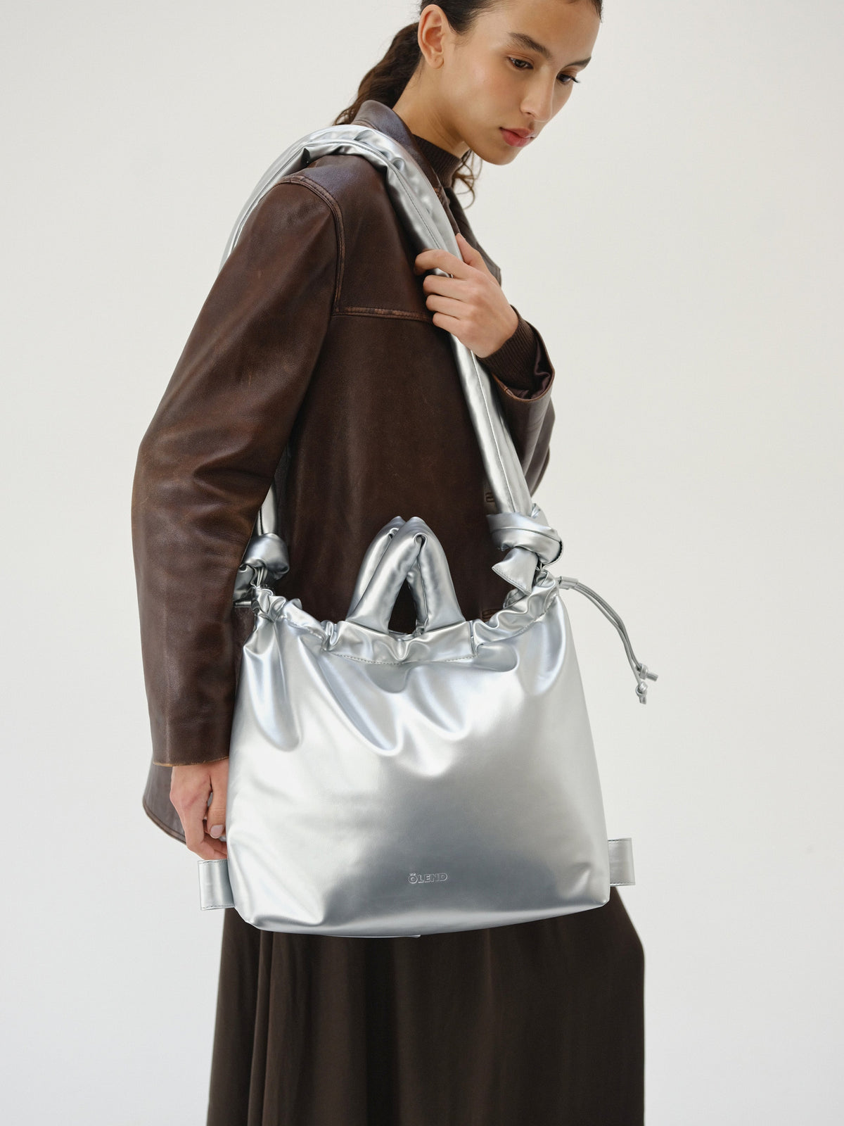Ona Vegan Leather – Sac en cuir vegan rembourré et résistant à l'eau, peut accueillir des ordinateurs portables jusqu'à 17"