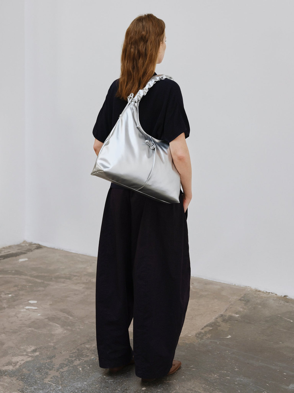 Sac hobo en cuir végane haut de gamme, déperlant, bandoulière froncée réglable