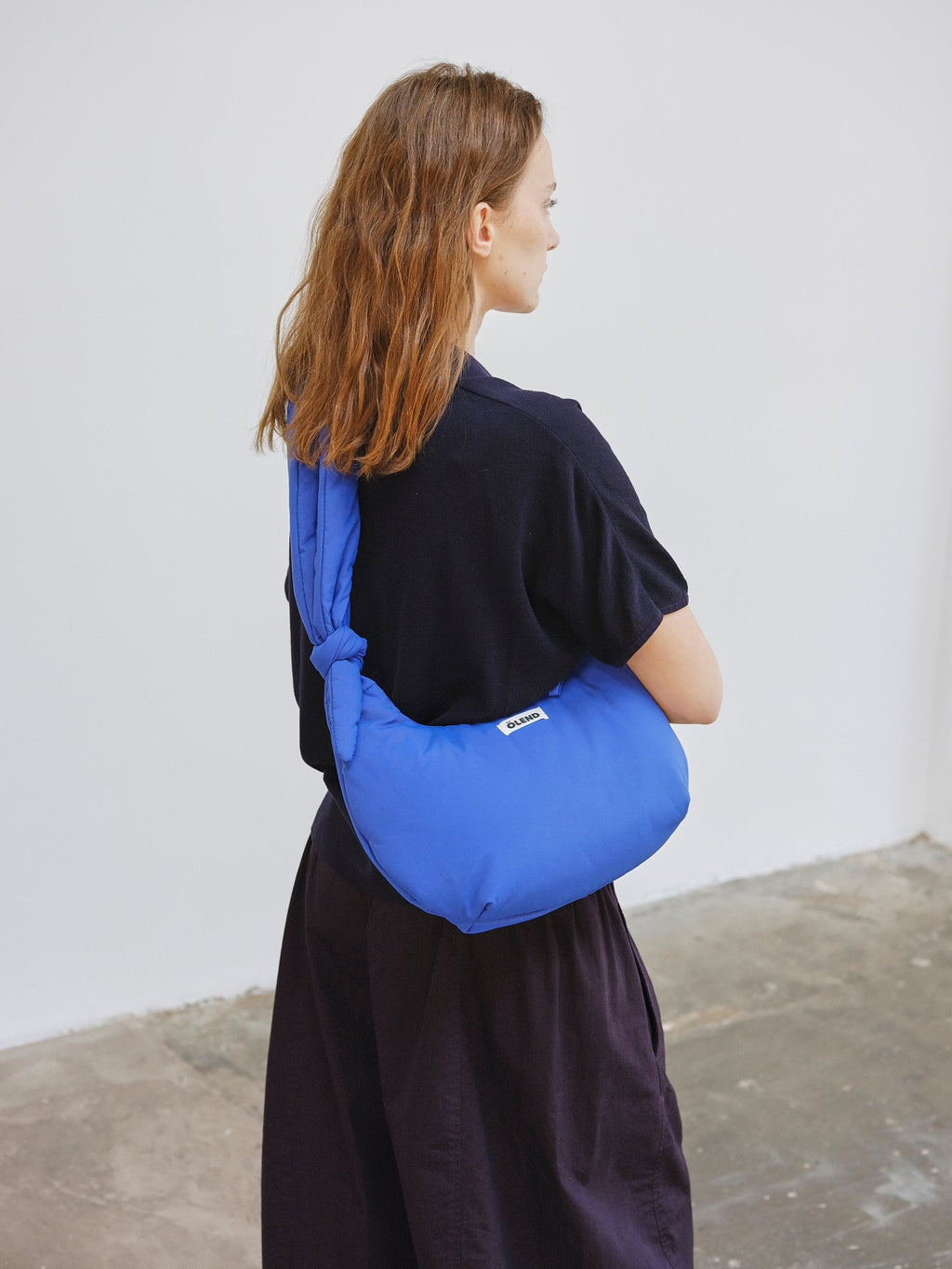 Sac Capri – Sac porté épaule matelassé, bandoulières nouées réglables, fermeture zippée