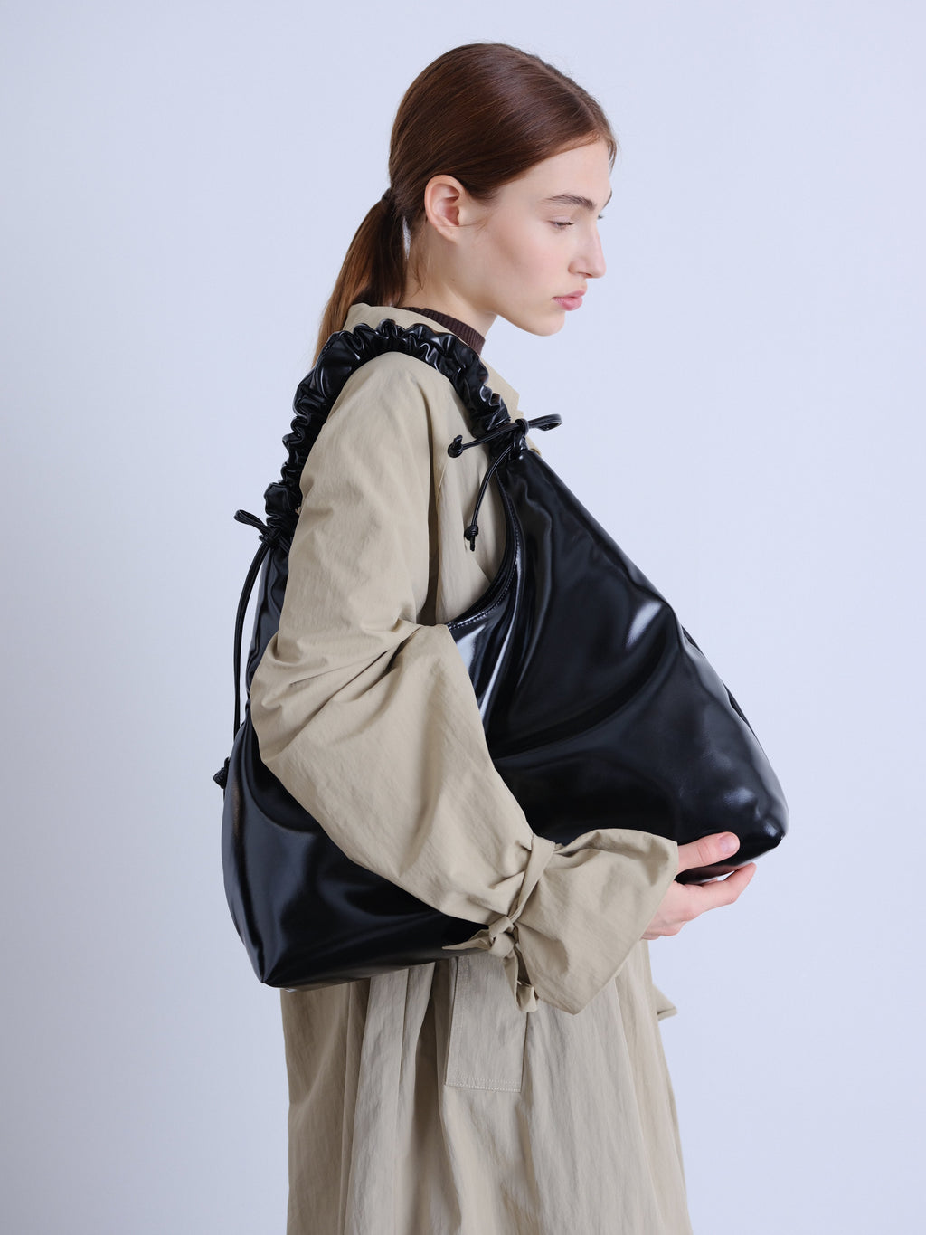Sac hobo en cuir végane haut de gamme, déperlant, bandoulière froncée réglable