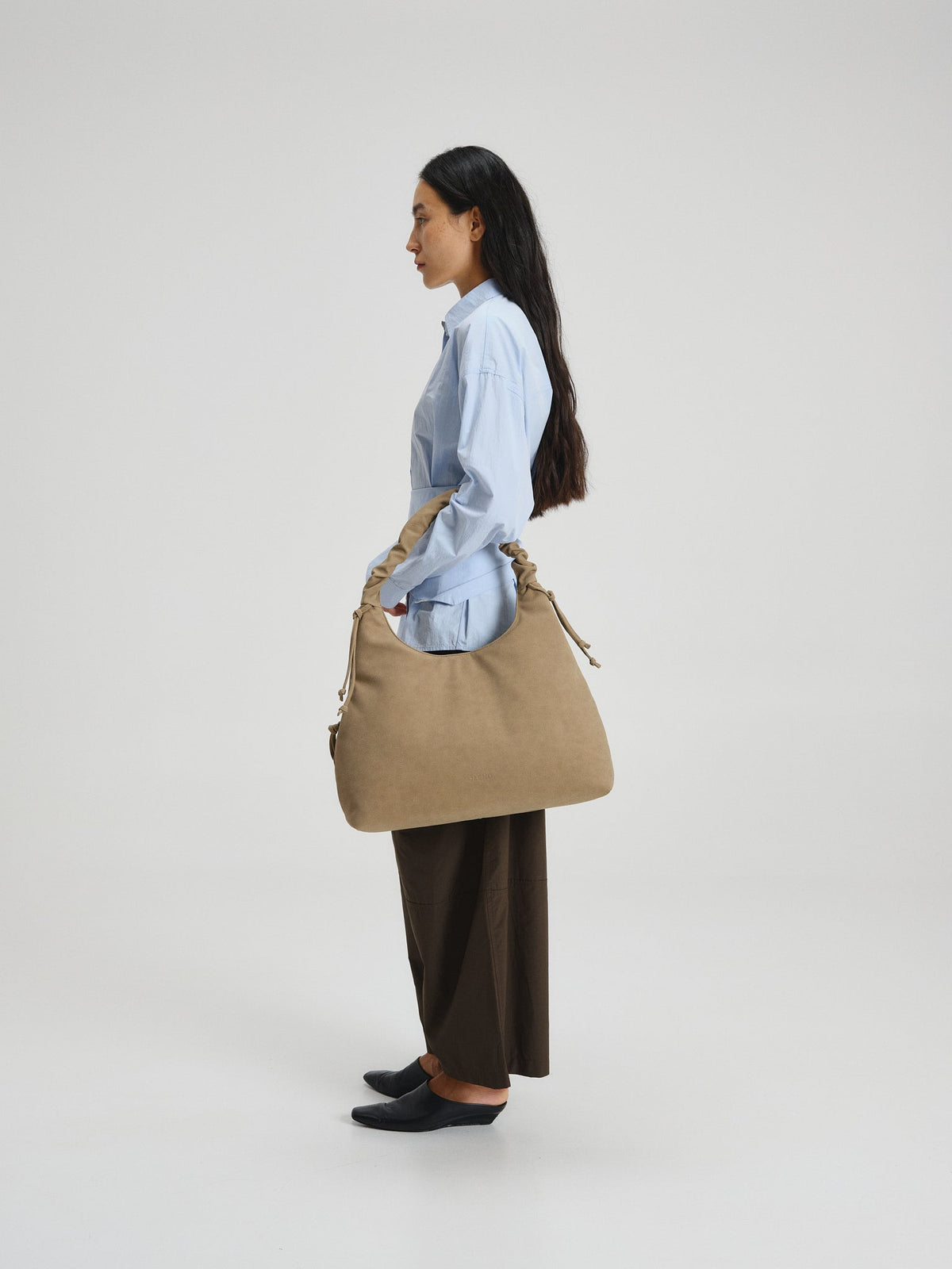 Sac hobo en cuir végane haut de gamme, déperlant, bandoulière froncée réglable