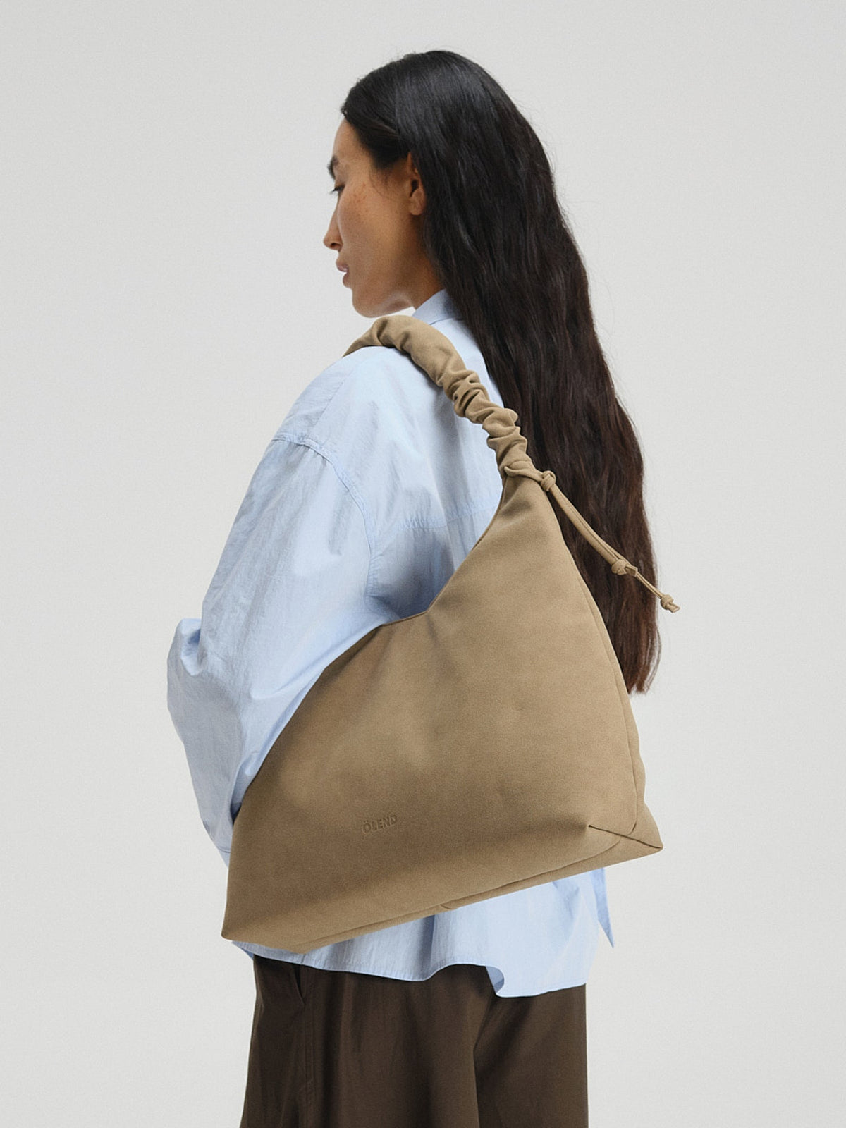 Sac hobo en cuir végane haut de gamme, déperlant, bandoulière froncée réglable