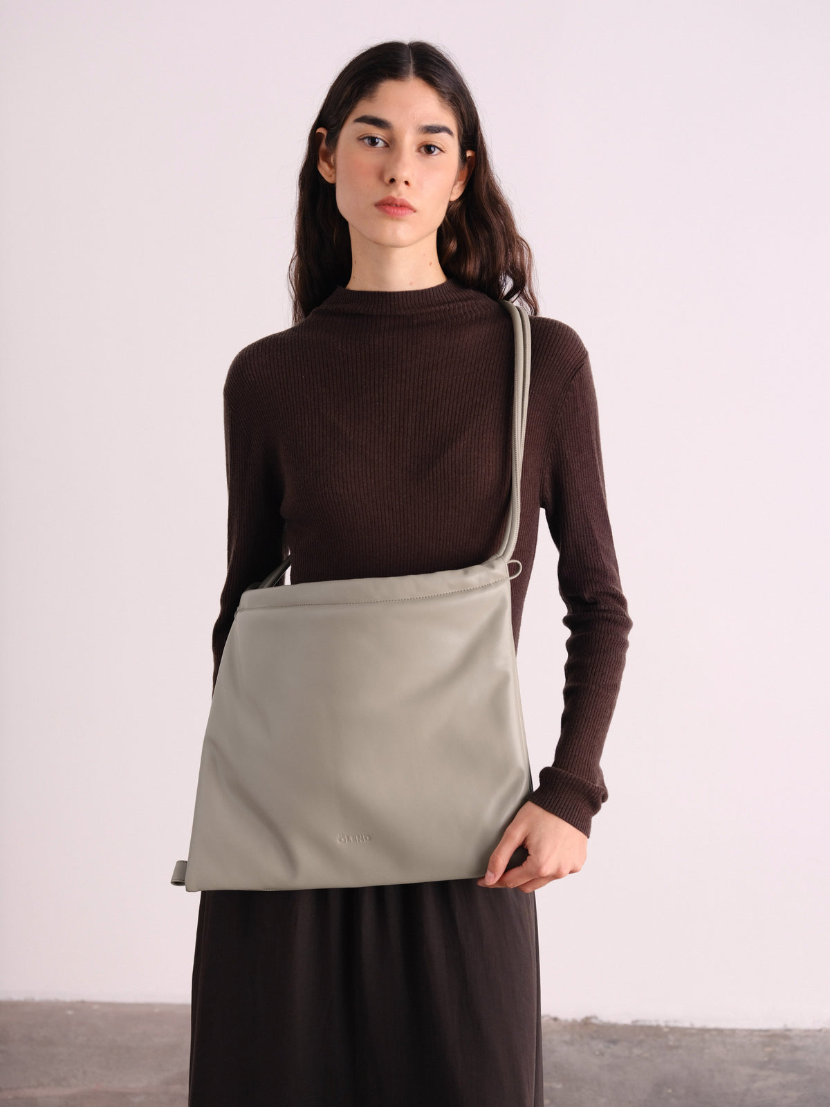 Sac pliable – Sac polyvalent en cuir végétalien, porté en cabas, en bandoulière ou en sac à dos