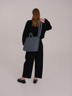 Sac rembourré 100 % nylon recyclé, fermeture zippée, compartiment pour ordinateur portable et tablette