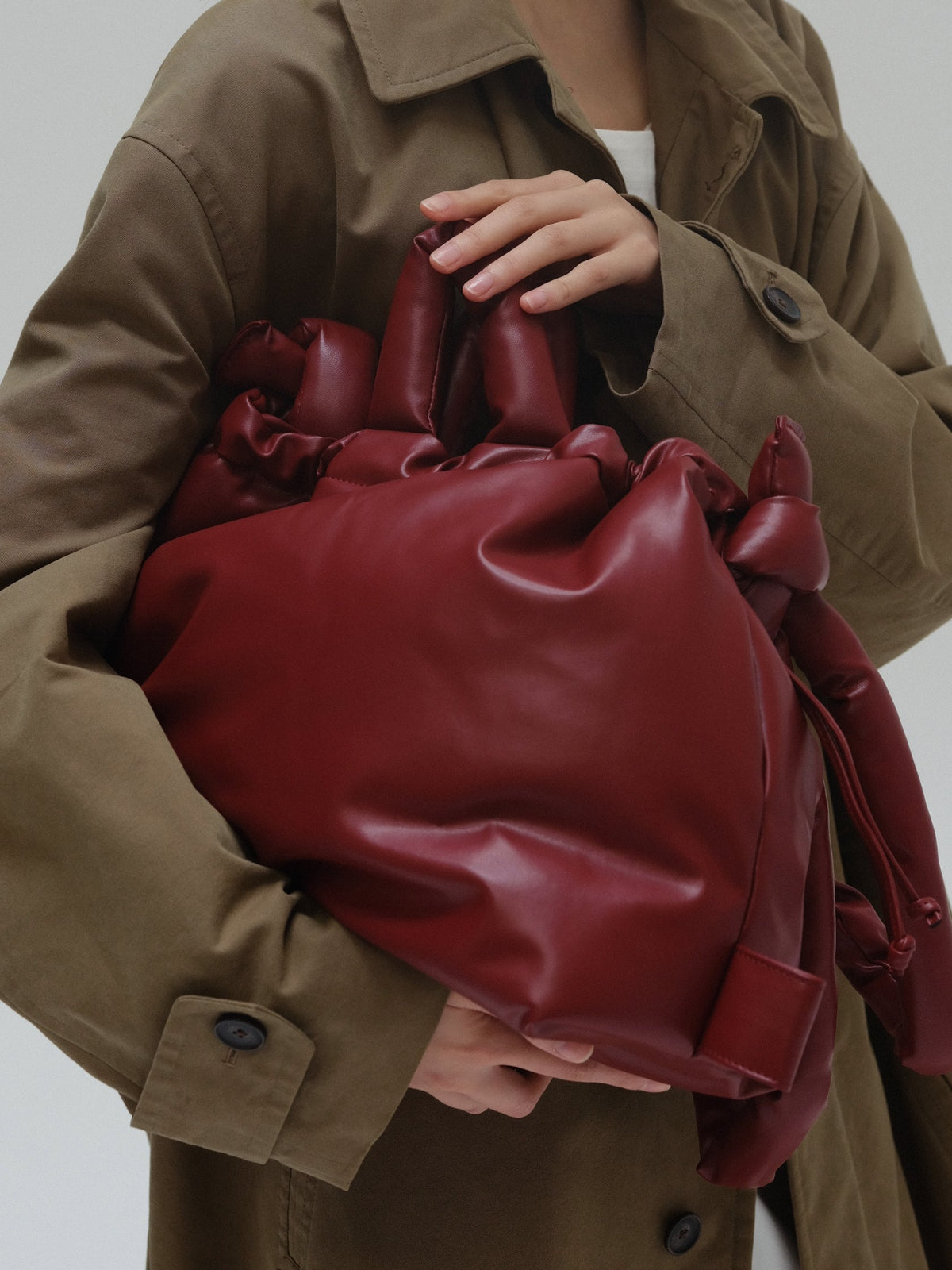 Ona Vegan Leather – Sac en cuir vegan rembourré et résistant à l'eau, peut accueillir des ordinateurs portables jusqu'à 17"