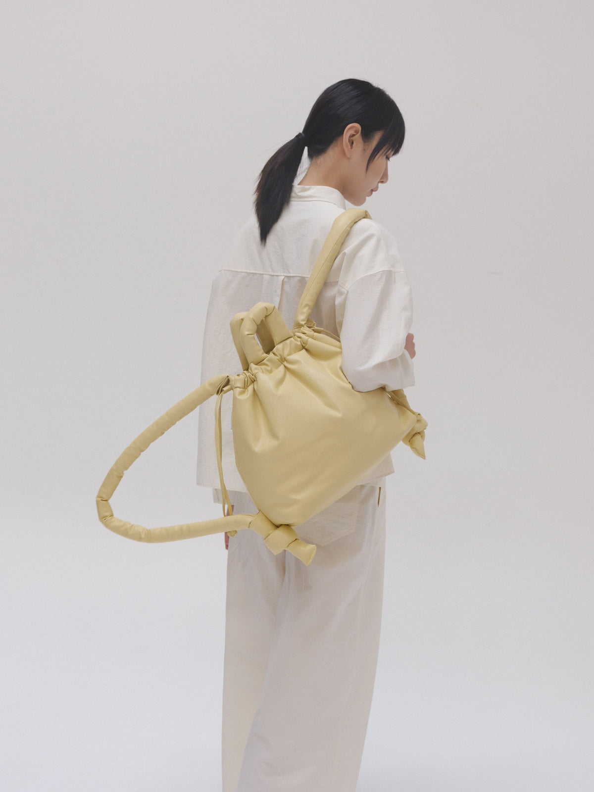 Ona Vegan Leather – Sac en cuir vegan rembourré et résistant à l'eau, peut accueillir des ordinateurs portables jusqu'à 17"