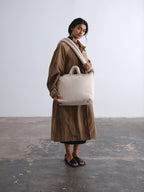Sac rembourré 100 % nylon recyclé, fermeture zippée, compartiment pour ordinateur portable et tablette