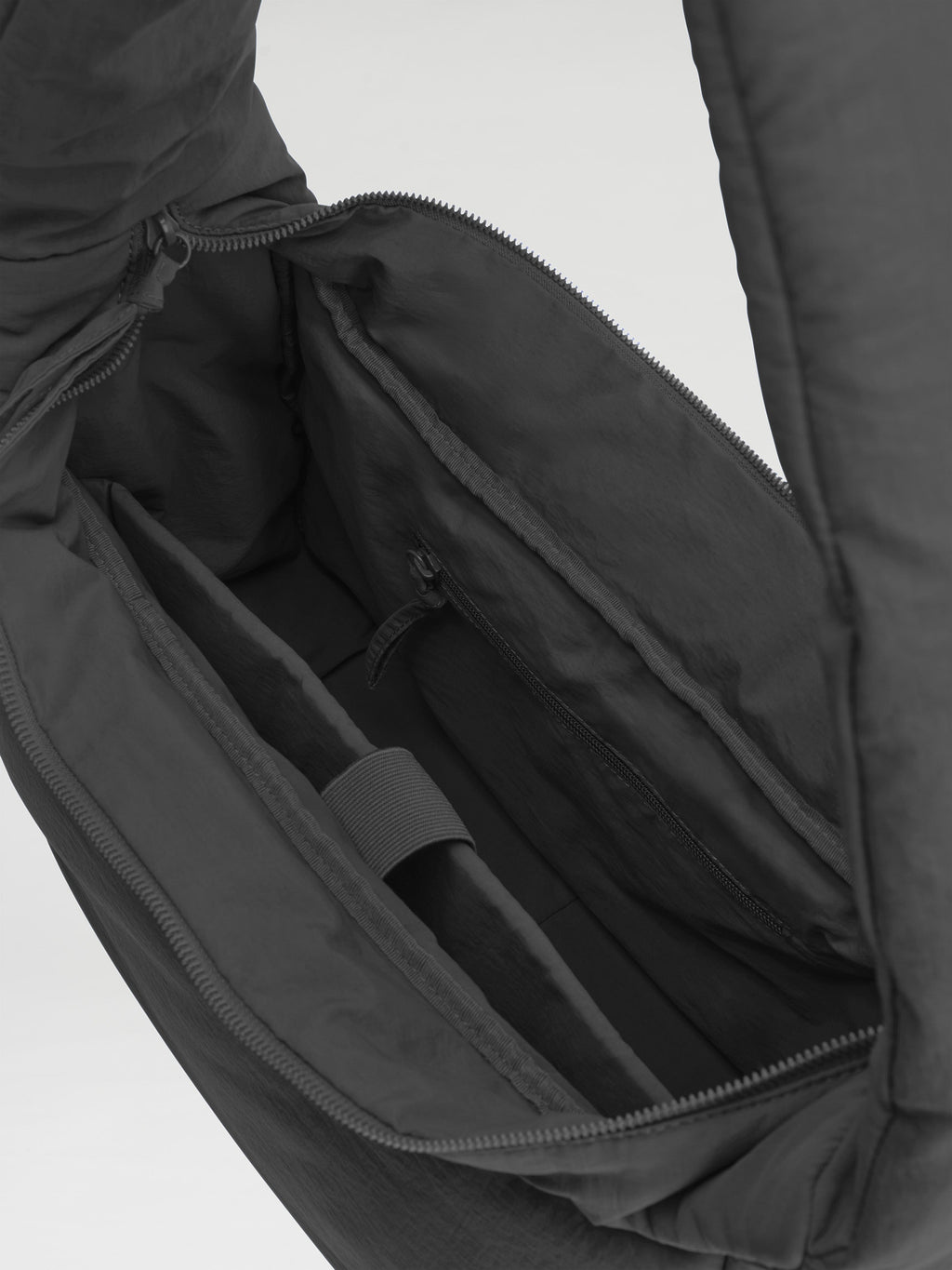 Sac Bruno – Sac à bandoulière spacieux et matelassé en nylon léger imperméable