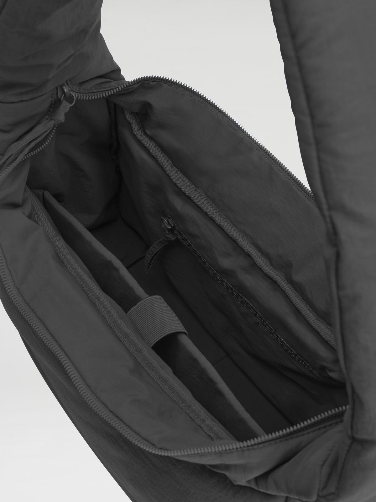 Sac Bruno – Sac à bandoulière spacieux et matelassé en nylon léger imperméable