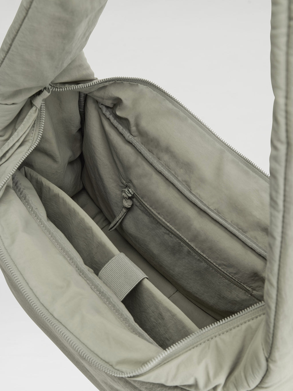 Sac Bruno – Sac à bandoulière spacieux et matelassé en nylon léger imperméable