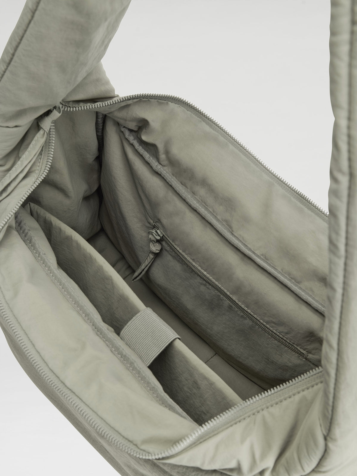 Sac Bruno – Sac à bandoulière spacieux et matelassé en nylon léger imperméable