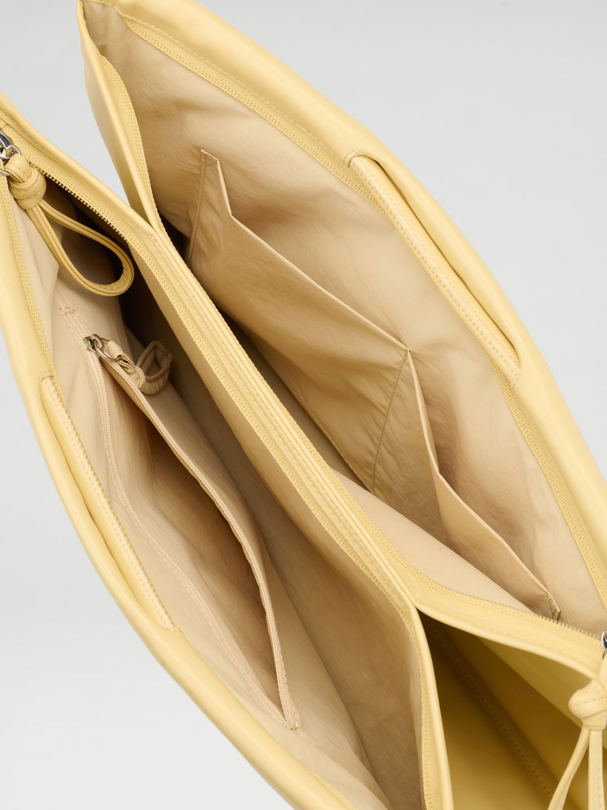 Sac pliable – Sac polyvalent en cuir végétalien, porté en cabas, en bandoulière ou en sac à dos