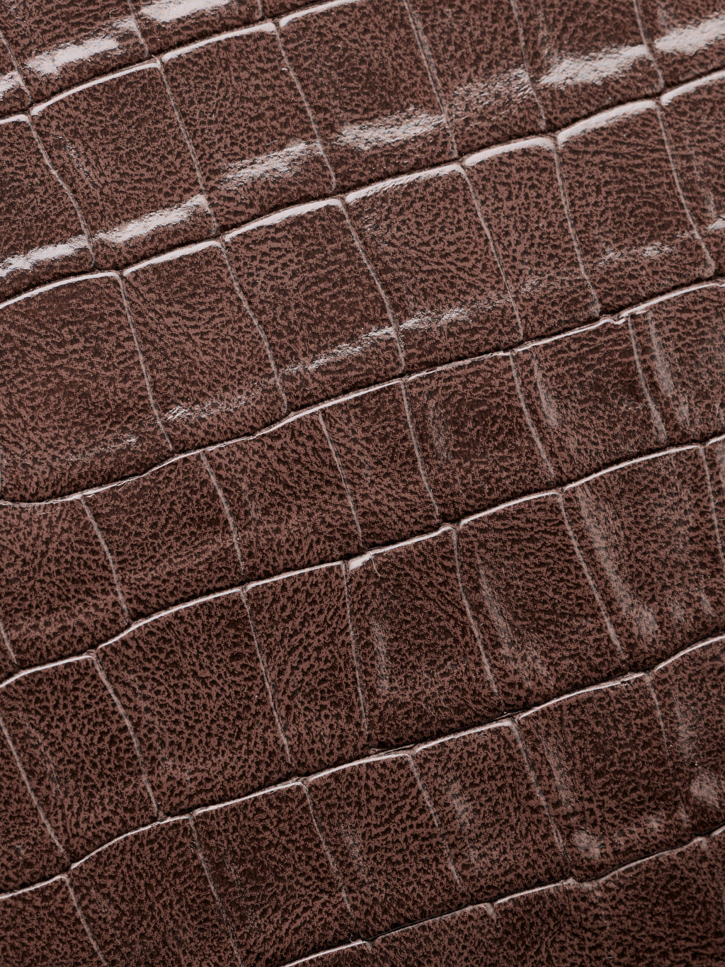 Sac Pina – Sac à bandoulière compact en cuir végétalien, lignes épurées et silhouette intemporelle