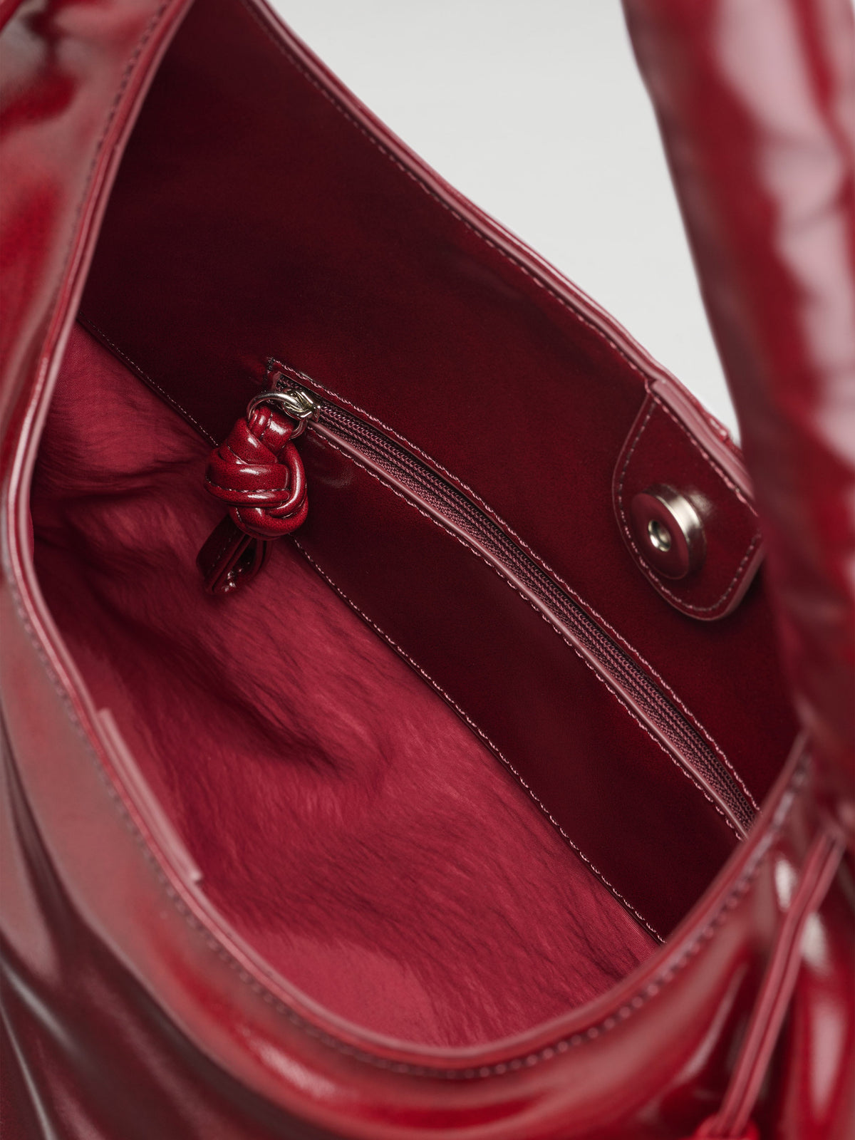 Sac hobo en cuir végane haut de gamme, déperlant, bandoulière froncée réglable