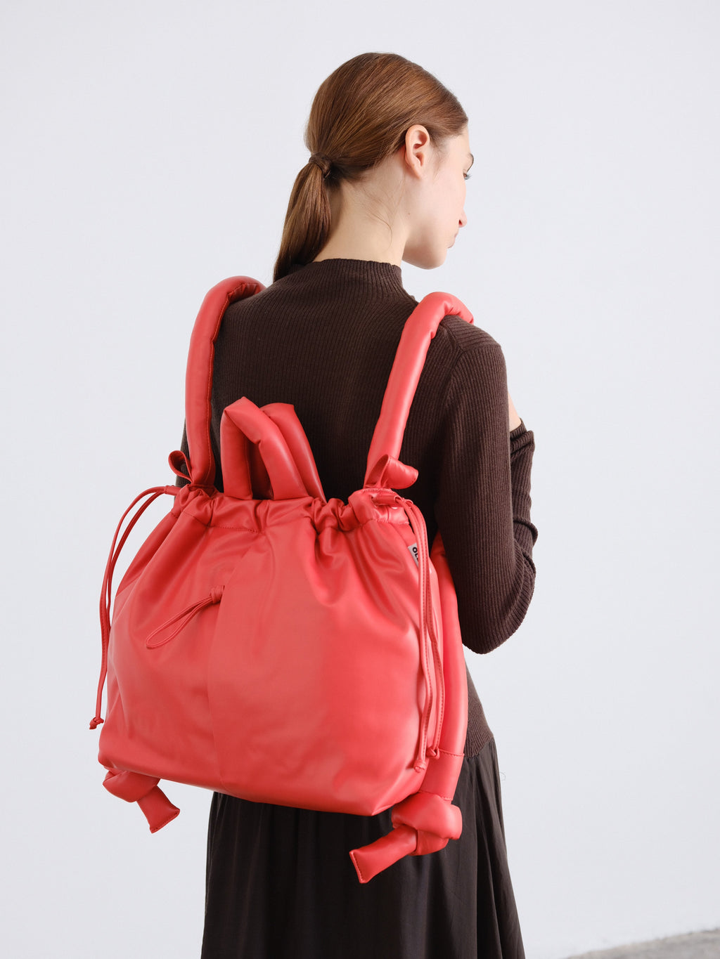 Ona Vegan Leather – Sac en cuir vegan rembourré et résistant à l'eau, peut accueillir des ordinateurs portables jusqu'à 17"