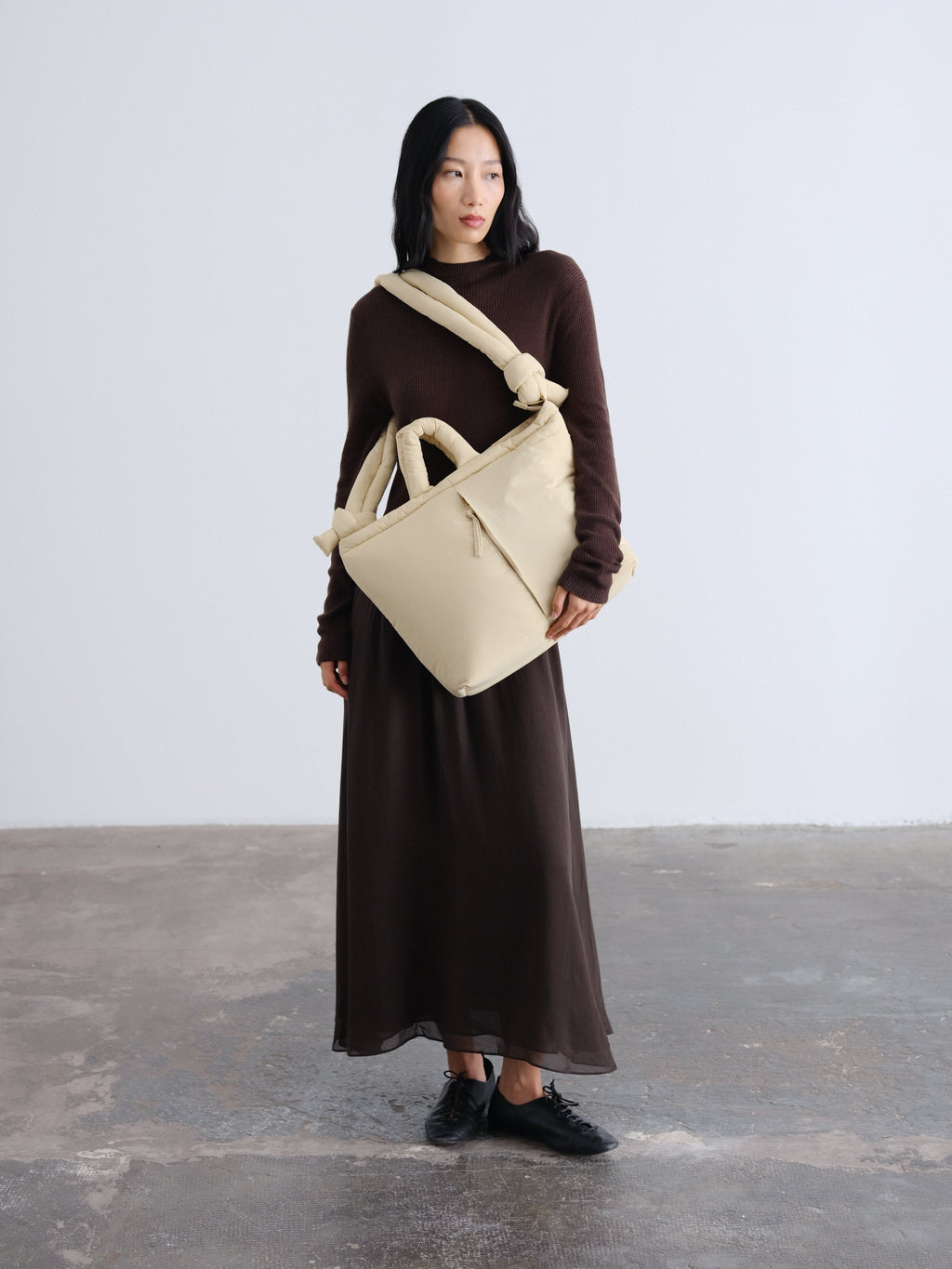 Sac rembourré 100 % nylon recyclé, fermeture zippée, compartiment pour ordinateur portable et tablette