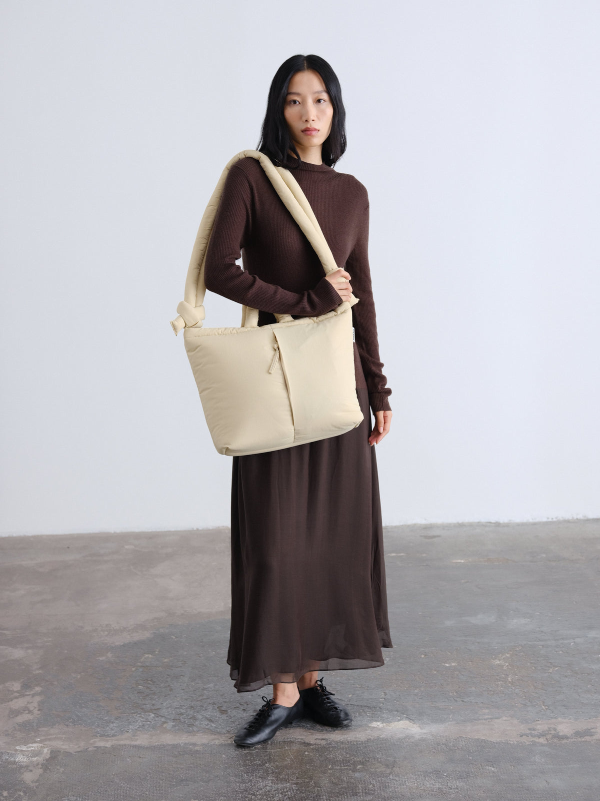 Sac rembourré 100 % nylon recyclé, fermeture zippée, compartiment pour ordinateur portable et tablette