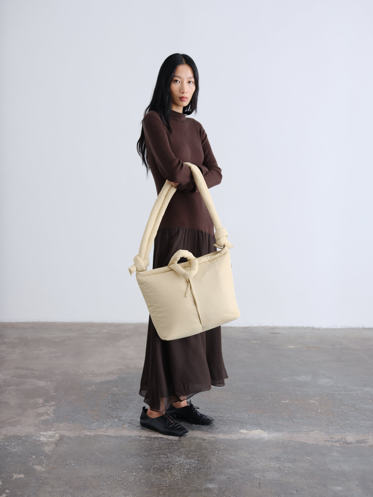Sac rembourré 100 % nylon recyclé, fermeture zippée, compartiment pour ordinateur portable et tablette