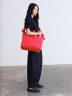 Sac rembourré 100 % nylon recyclé, fermeture zippée, compartiment pour ordinateur portable et tablette