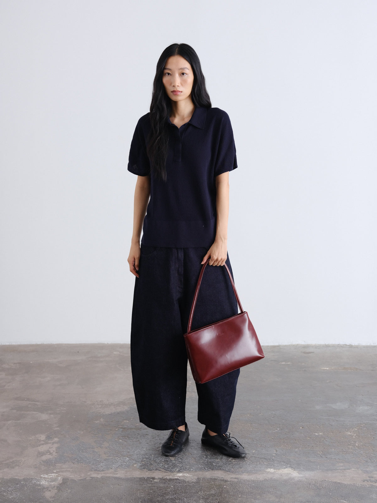 Pina Bag – Compact Vegan Leather Shoulder Bag, Clean Lines and Timeless Silhouette