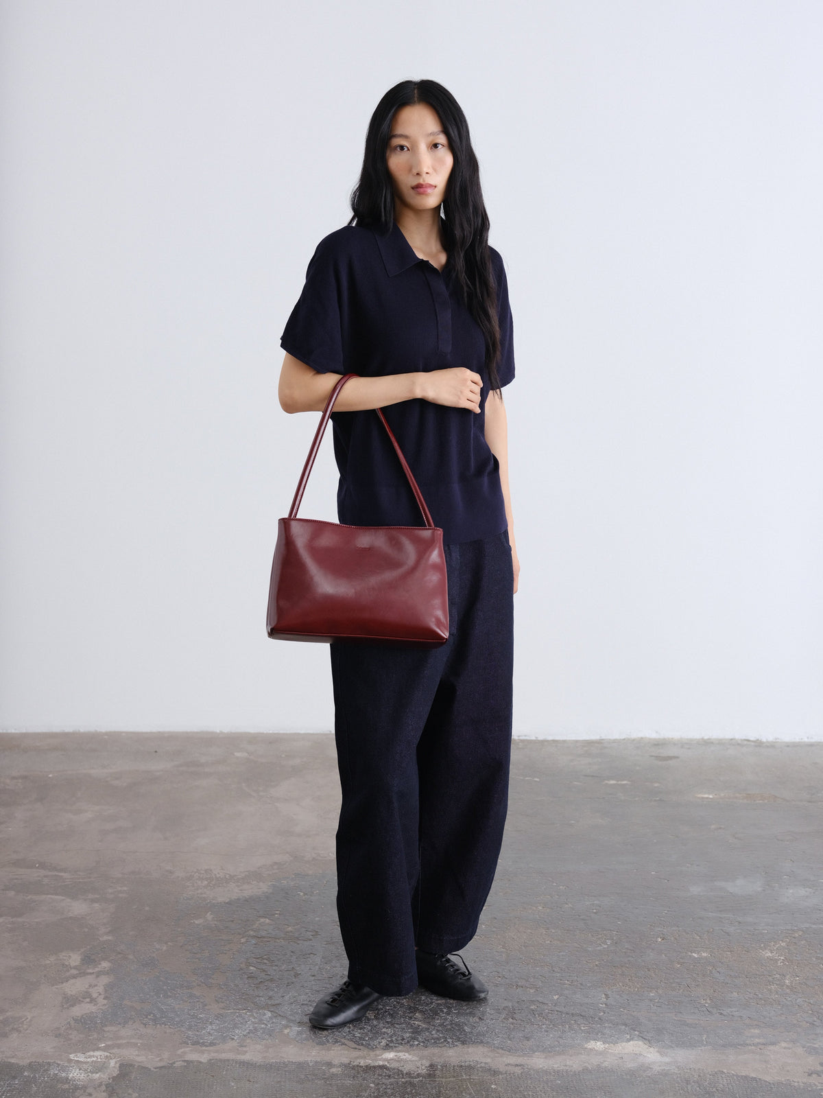 Pina Bag – Compact Vegan Leather Shoulder Bag, Clean Lines and Timeless Silhouette